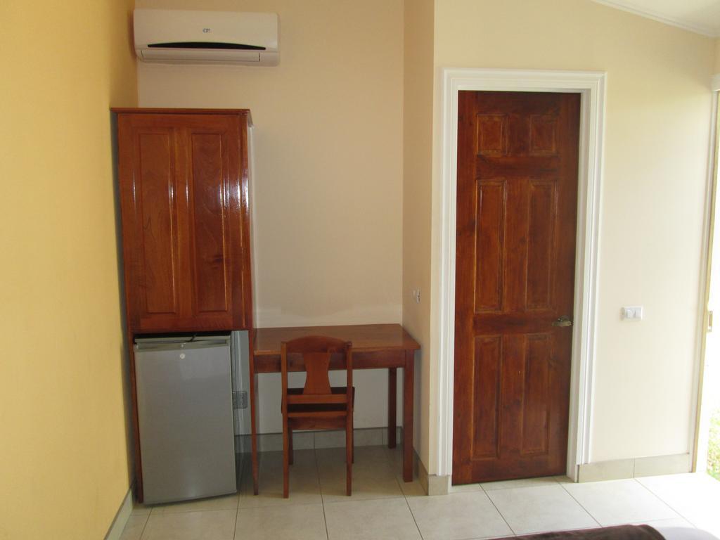 Hotel La Punta Puntarenas Phòng bức ảnh